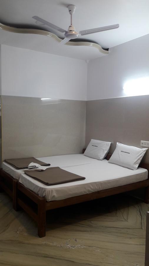 Hotel Saravanaa