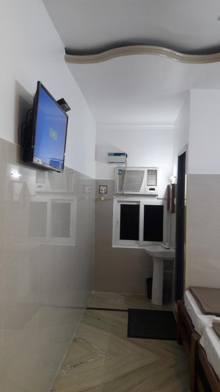 Hotel Saravanaa Chennai